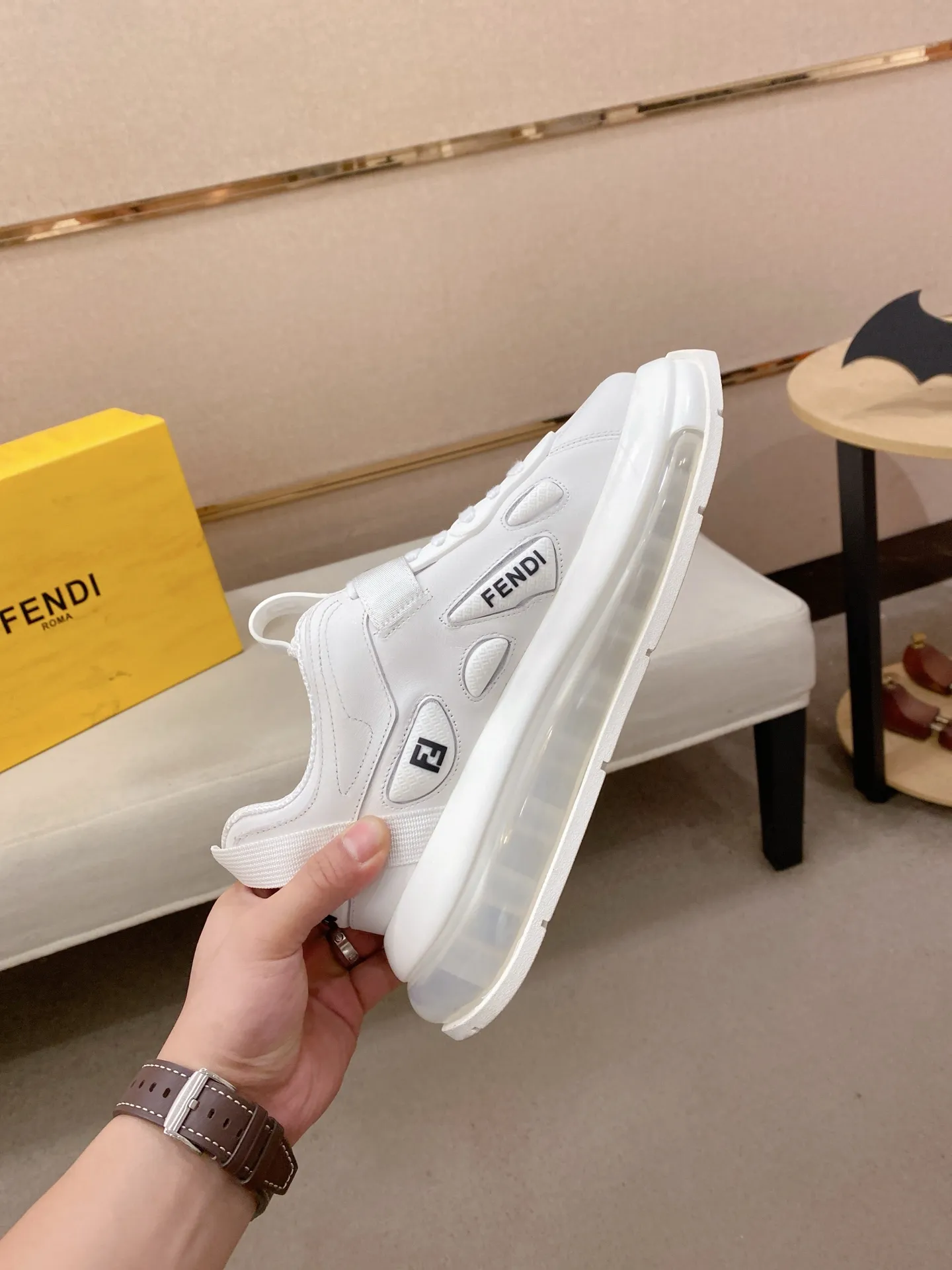 Men's shoes 💰 640💰 FENDI new model (Fendi) official website 1:1 copy 👊🏻Upper 🇮🇹Imported cowhide 🇩🇪Inside imported breathable mesh lining. The original outsole is molded to reflect the identity of every man, and the upper foot is elegant and stable🚶🏻🚶🏻The high-end custom counter original replica📯The shoe last remains unchanged regardless of wind and rain, and can withstand the verification of time🔍️,🔵 Size: 39-45. Can be customized 38-46 non-refundable and non-exchangeable!